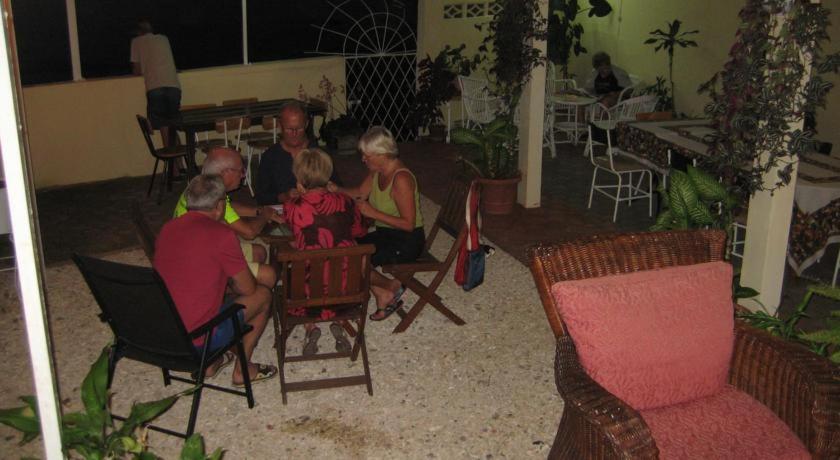 Le Cactus Guesthouse Terre Rouge  Zewnętrze zdjęcie